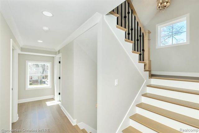 2093 Pembroke Road, Birmingham, MI 48009