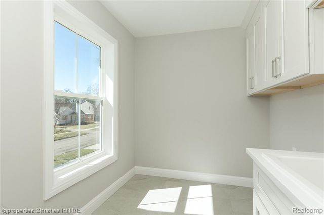 2093 Pembroke Road, Birmingham, MI 48009