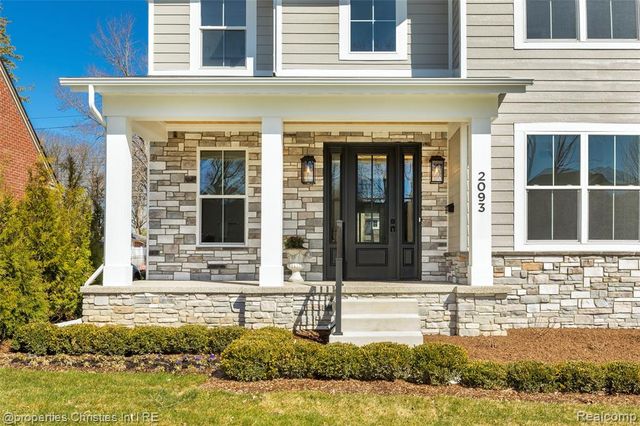 2093 Pembroke Road, Birmingham, MI 48009