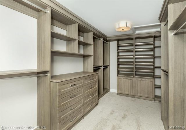 2093 Pembroke Road, Birmingham, MI 48009