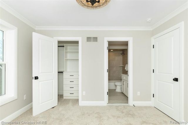 2093 Pembroke Road, Birmingham, MI 48009