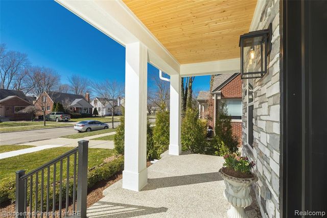 2093 Pembroke Road, Birmingham, MI 48009
