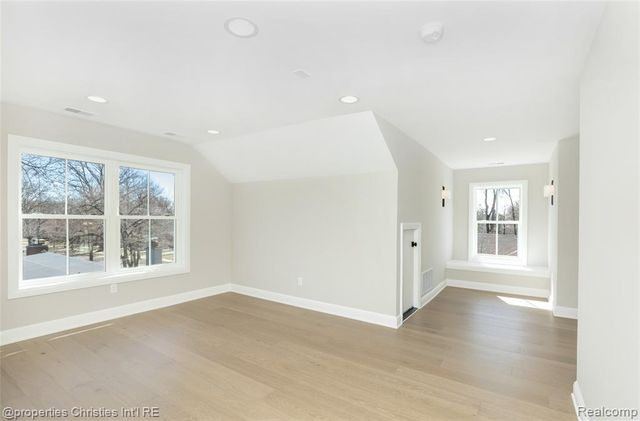 2093 Pembroke Road, Birmingham, MI 48009