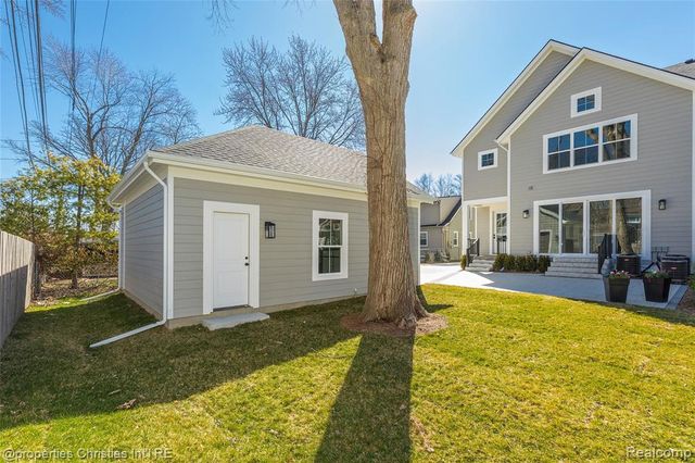 2093 Pembroke Road, Birmingham, MI 48009