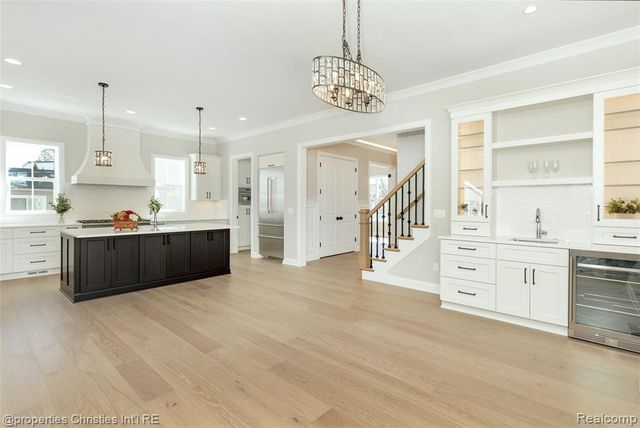 2093 Pembroke Road, Birmingham, MI 48009