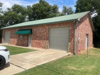 8827 E Main Street, Oklahoma City, OK 73110