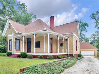 32 Peeksville Road, Locust Grove, GA 30248