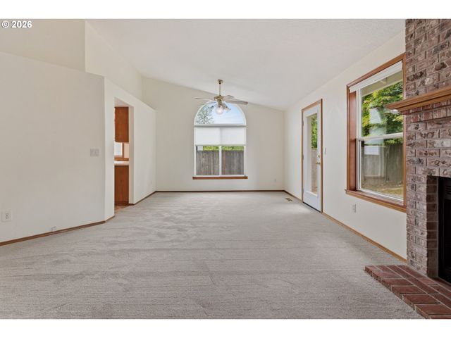 2393 Sw 1ST St, Gresham, OR 97080