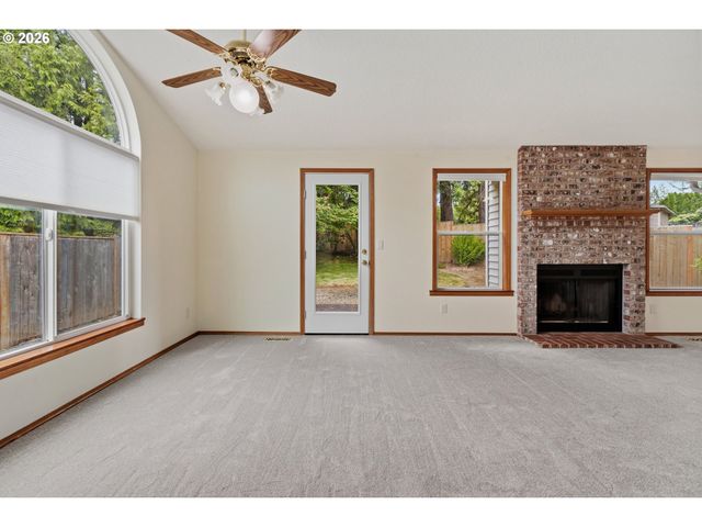 2393 Sw 1ST St, Gresham, OR 97080
