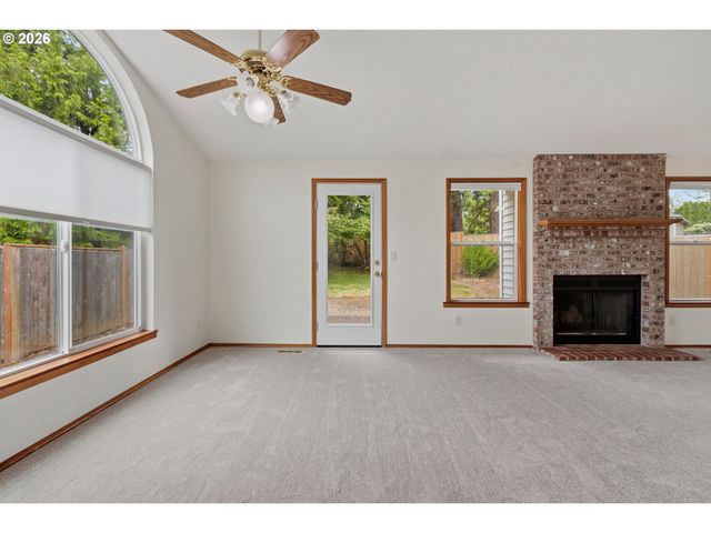 2393 Sw 1ST St, Gresham, OR 97080