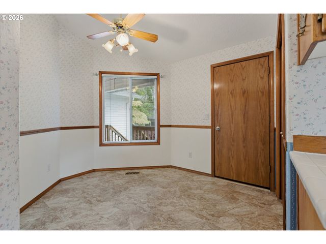 2393 Sw 1ST St, Gresham, OR 97080