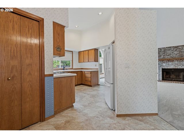 2393 Sw 1ST St, Gresham, OR 97080