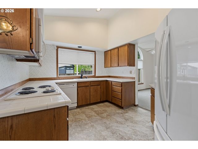 2393 Sw 1ST St, Gresham, OR 97080