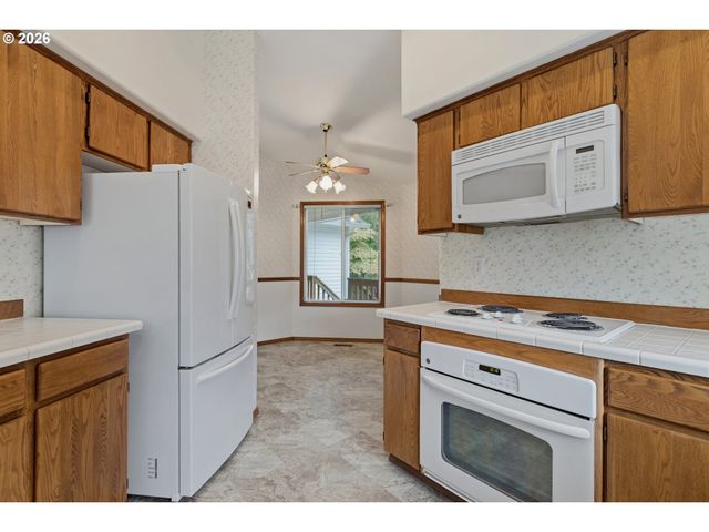 2393 Sw 1ST St, Gresham, OR 97080
