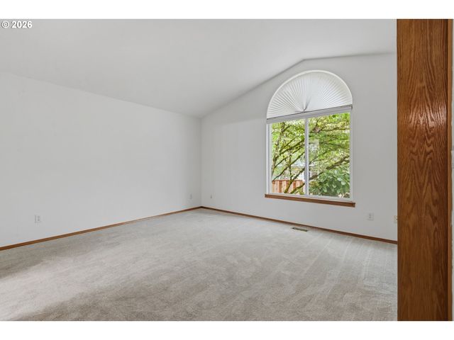 2393 Sw 1ST St, Gresham, OR 97080
