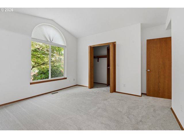 2393 Sw 1ST St, Gresham, OR 97080