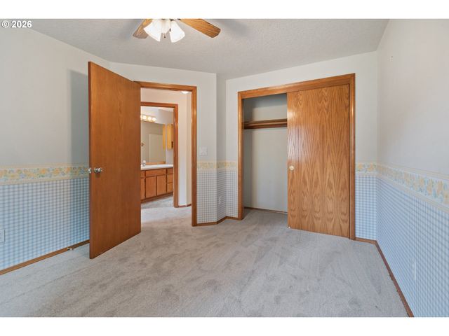 2393 Sw 1ST St, Gresham, OR 97080