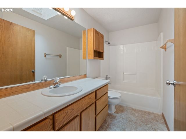 2393 Sw 1ST St, Gresham, OR 97080