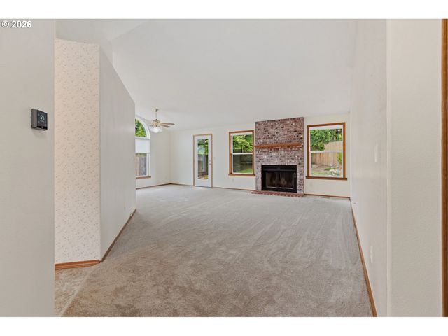 2393 Sw 1ST St, Gresham, OR 97080
