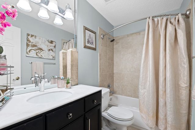 826 CREEKSIDE DR, Memphis, TN 38117