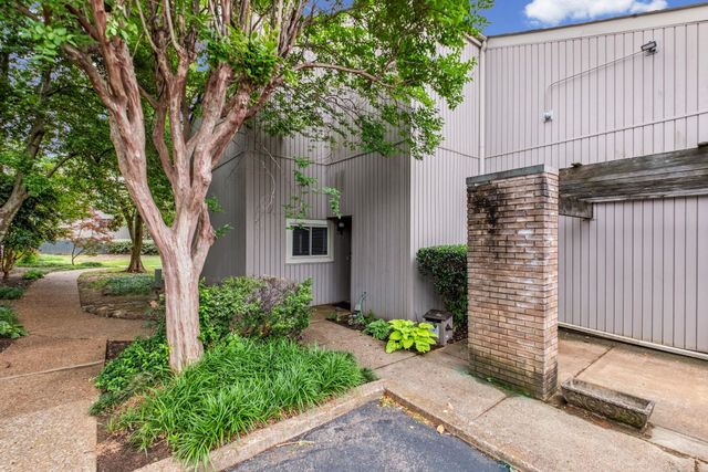 826 CREEKSIDE DR, Memphis, TN 38117