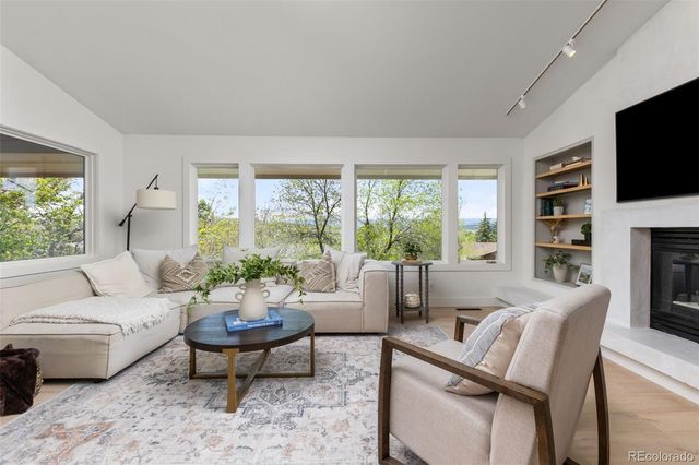 33 Oakridge Drive, Castle Rock, CO 80104
