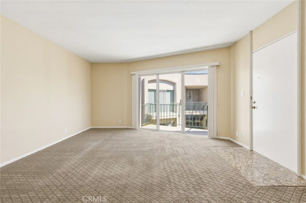 Image 14 of property listing at 837 Magnolia Avenue 11, Pasadena, CA 91106