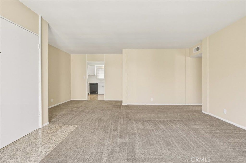 Image 17 of property listing at 837 Magnolia Avenue 11, Pasadena, CA 91106