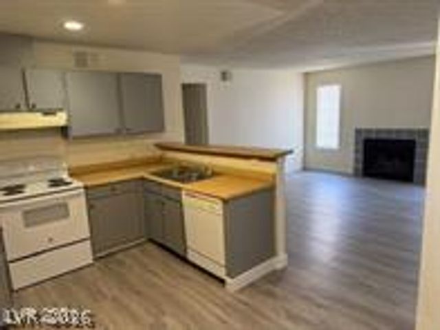 1899 Cosmic Drive, Las Vegas, NV 89115