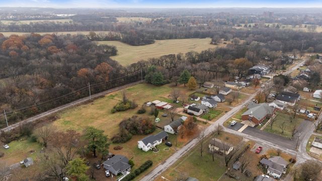 4252 Woods St, Old Hickory, TN 37138