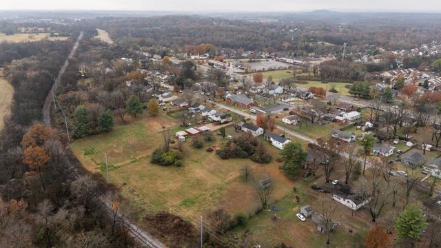 4252 Woods St, Old Hickory, TN 37138