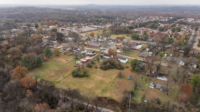 4252 Woods St, Old Hickory, TN 37138