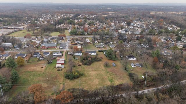 4252 Woods St, Old Hickory, TN 37138