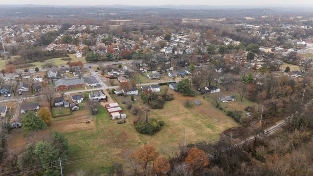 4252 Woods St, Old Hickory, TN 37138