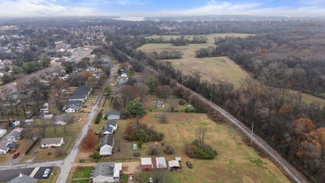 4252 Woods St, Old Hickory, TN 37138