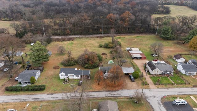 4252 Woods St, Old Hickory, TN 37138