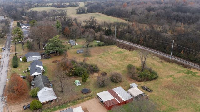 4252 Woods St, Old Hickory, TN 37138