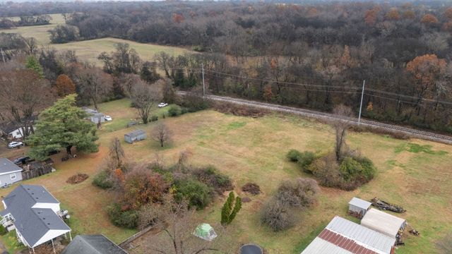 4252 Woods St, Old Hickory, TN 37138