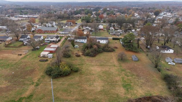 4252 Woods St, Old Hickory, TN 37138