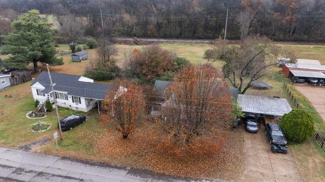 4252 Woods St, Old Hickory, TN 37138