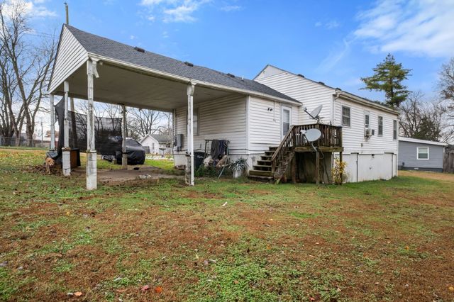 4252 Woods St, Old Hickory, TN 37138