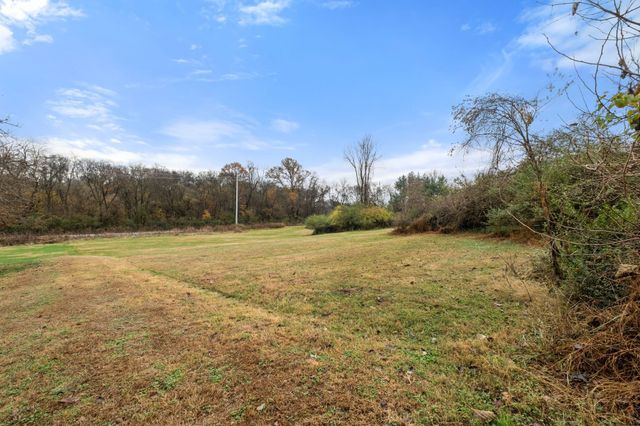 4252 Woods St, Old Hickory, TN 37138