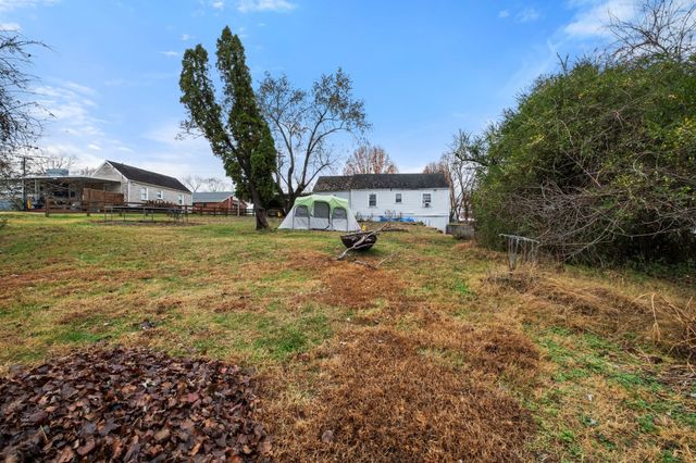 4252 Woods St, Old Hickory, TN 37138