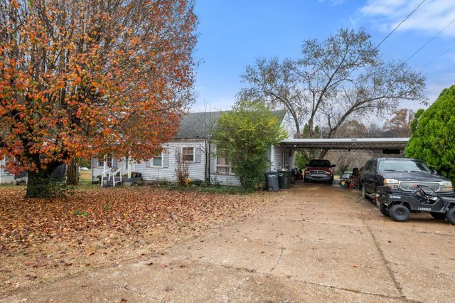 4252 Woods St, Old Hickory, TN 37138