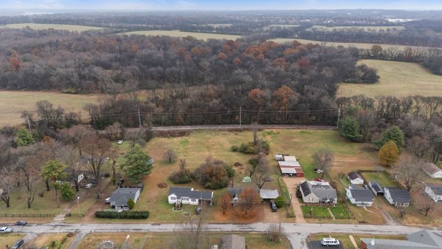 4252 Woods St, Old Hickory, TN 37138