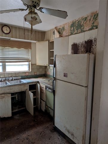 5008 Rector Avenue, Fort Worth, TX 76133