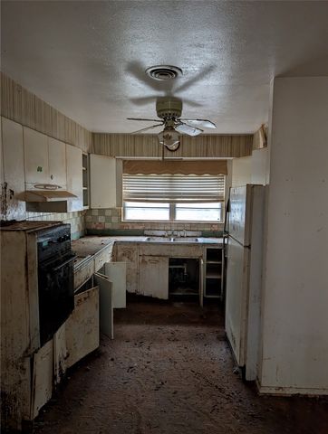 5008 Rector Avenue, Fort Worth, TX 76133