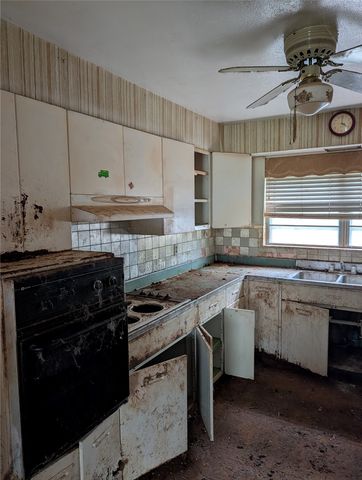 5008 Rector Avenue, Fort Worth, TX 76133