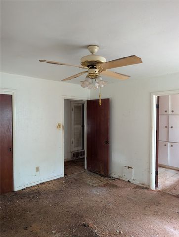 5008 Rector Avenue, Fort Worth, TX 76133