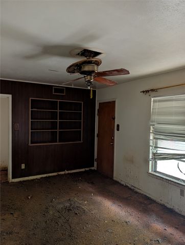 5008 Rector Avenue, Fort Worth, TX 76133